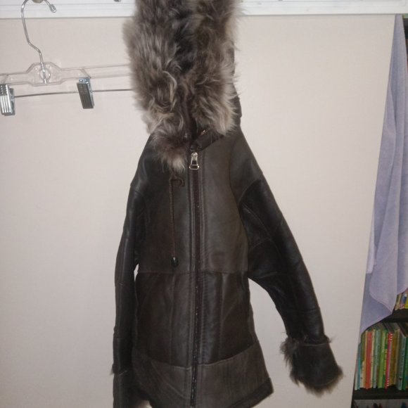 𝙂𝙚𝙣𝙪𝙞𝙣𝙚 𝙨𝙝𝙚𝙖𝙧𝙡𝙞𝙣𝙜 𝙠𝙞𝙙𝙨 𝙨𝙞𝙯𝙚 6/7 𝙟𝙖𝙘𝙠𝙚𝙩 - Picture 5 of 5